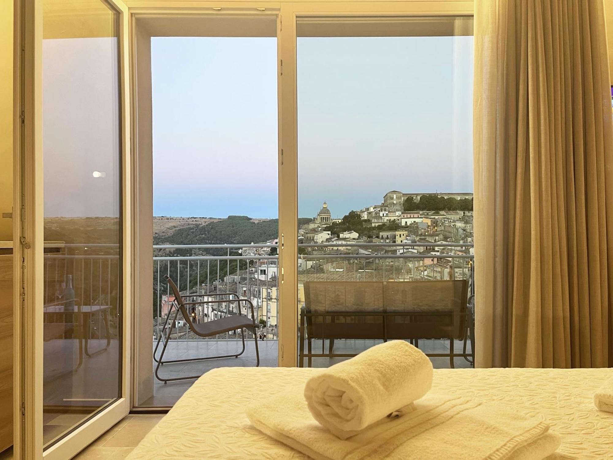 La Casa Di Irene - Suites Con Vista รากูซา ภายนอก รูปภาพ