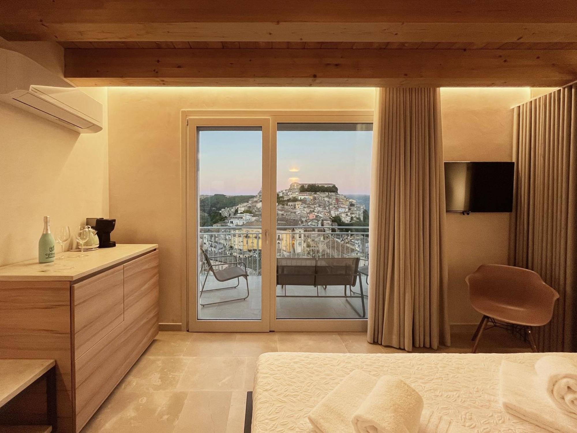La Casa Di Irene - Suites Con Vista รากูซา ภายนอก รูปภาพ