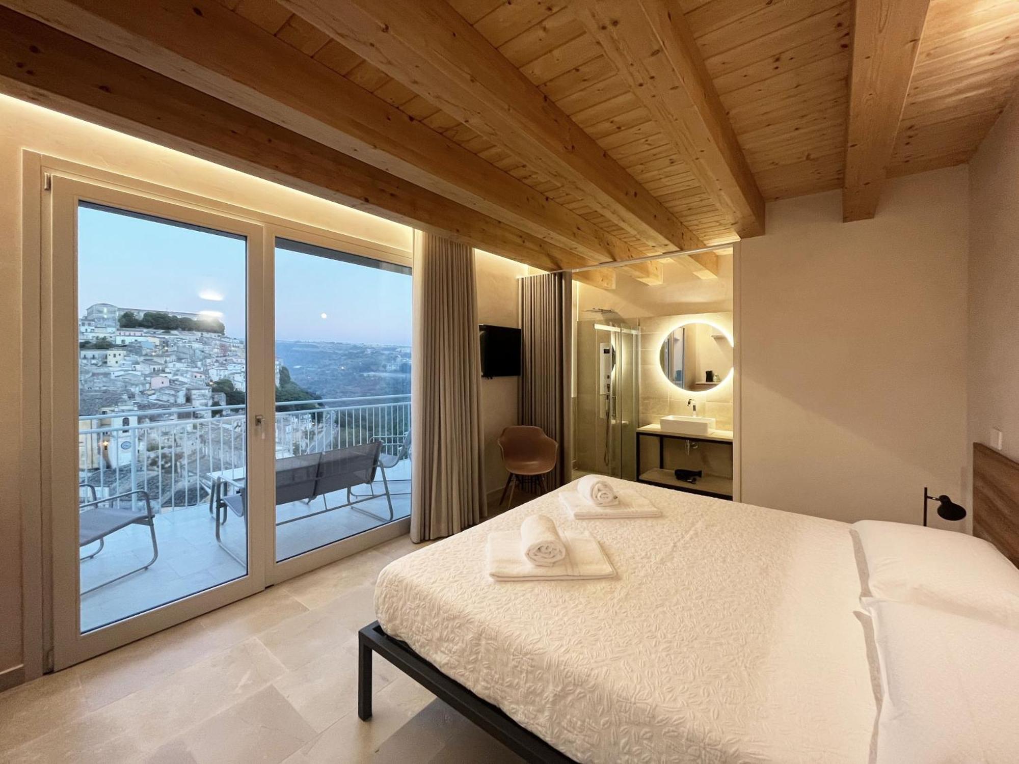 La Casa Di Irene - Suites Con Vista รากูซา ภายนอก รูปภาพ